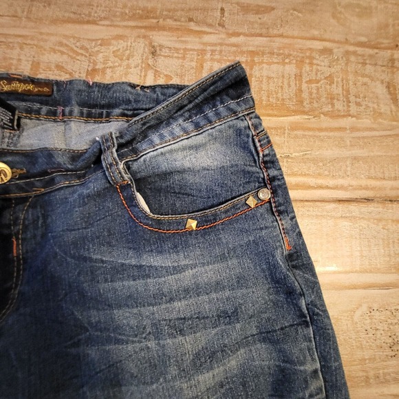 Southpole Jean Shorts Women's 20 Blue Distressed Y2K Embroidered Pockets - Picture 5 of 11